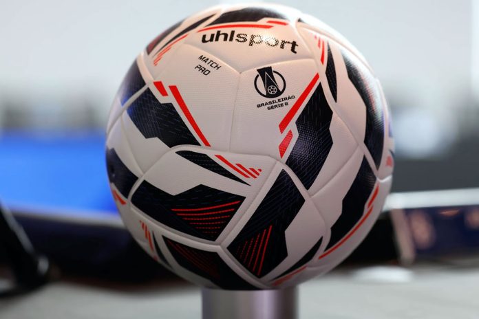 Bola oficial da Série B do Campeonato Brasileiro 2025 – Foto: Rafael Ribeiro (CBF)