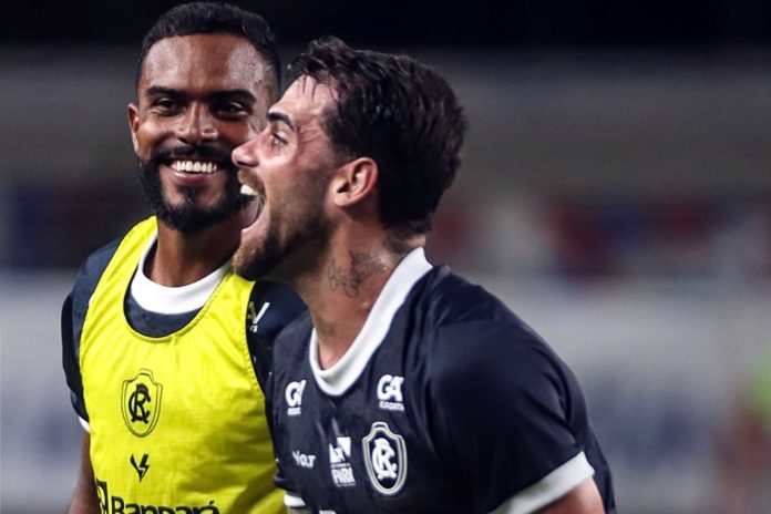 Dener e Felipe Vizeu – Foto: Samara Miranda (Clube do Remo)