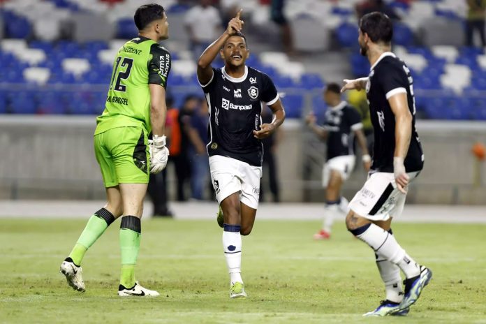 Remo 1×0 Coritiba-PR (Pedro Rocha e Felipe Vizeu) – Foto: Wagner Santana (O Liberal)