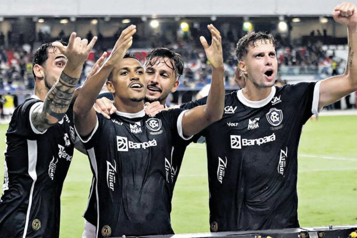 Remo 1×0 Coritiba-PR (Felipe Vizeu, Pedro Rocha, Giovanni Pavani e Luan Martins) – Foto: Wagner Almeida (Diário do Pará) Remo 1×0 Coritiba-PR (Felipe Vizeu, Pedro Rocha, Giovanni Pavani e Luan Martins) – Foto: Wagner Almeida (Diário do Pará)