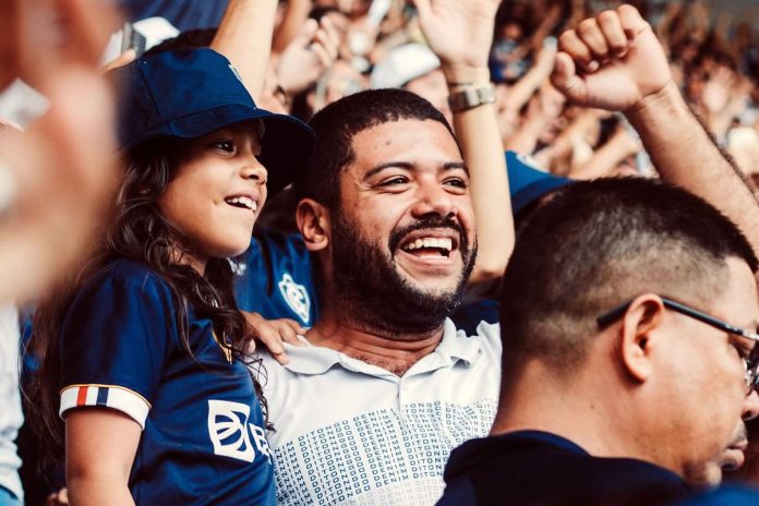 Fenômeno Azul no Mangueirão – Foto: Felipe Sacramento (Clube do Remo) Fenômeno Azul no Mangueirão – Foto: Felipe Sacramento (Clube do Remo)
