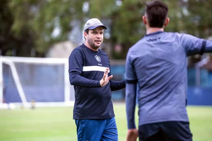 Daniel Paulista e Giovanni Pavani – Foto: Samara Miranda (Clube do Remo)