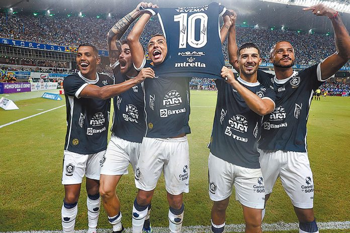 Remo 0×1 Paysandu, nos pênaltis: 6×5 (Pedro Rocha, Felipe Vizeu, Dodô, Ivan Alvariño e Rafael Castro) – Foto: Wagner Santana (O Liberal) Remo 0×1 Paysandu, nos pênaltis: 6×5 (Pedro Rocha, Felipe Vizeu, Dodô, Ivan Alvariño e Rafael Castro) – Foto: Wagner Santana (O Liberal)