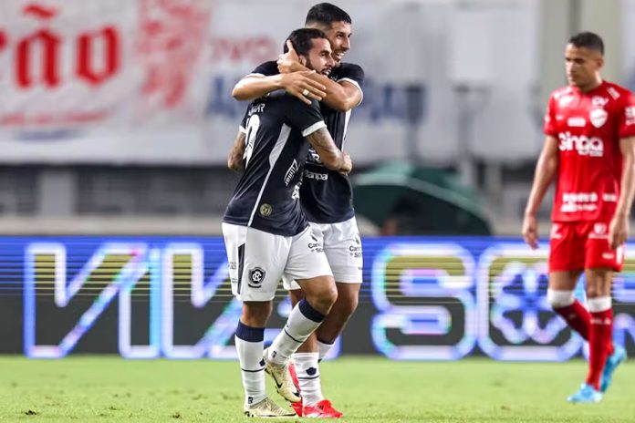 Remo 2×0 Vila Nova-GO (Marcelinho e Ivan Alvariño) – Foto: Fernando Torres