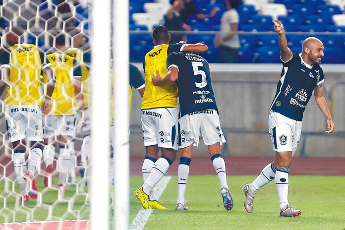 Remo 2×0 Vila Nova-GO (Madison, Daniel Cabral e Régis) – Foto: Igor Mota (O Liberal) Remo 2×0 Vila Nova-GO (Madison, Daniel Cabral e Régis) – Foto: Igor Mota (O Liberal)