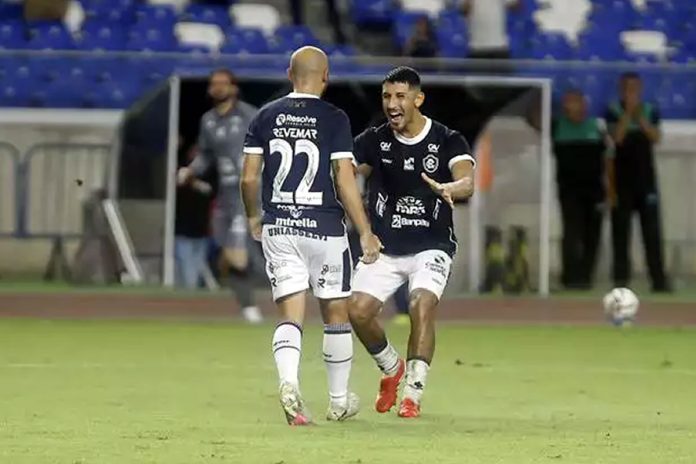 Remo 2×0 Vila Nova-GO (Régis e Ivan Alvariño) – Foto: Igor Mota (O Liberal)
