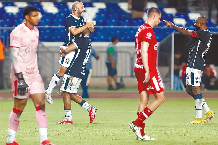 Remo 2×0 Vila Nova-GO (Régis, Ivan Alvariño e Reynaldo) – Foto: Igor Mota (O Liberal)