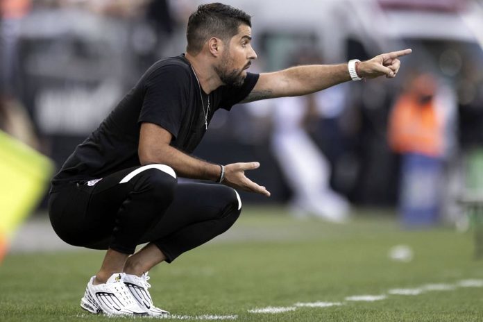 António Oliveira – Foto: Marco Galvão