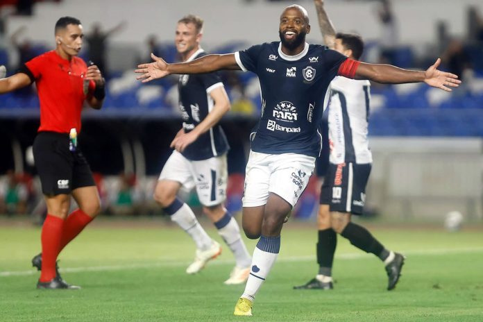 Remo 2×1 Operário-PR (Klaus e Reynaldo) – Foto: Igor Mota (O Liberal) Remo 2×1 Operário-PR (Klaus e Reynaldo) – Foto: Igor Mota (O Liberal)