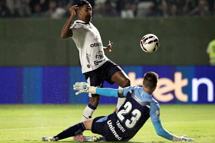 Goiás-GO 1×1 Remo (Pedro Rocha) – Foto: Matheus Dutra