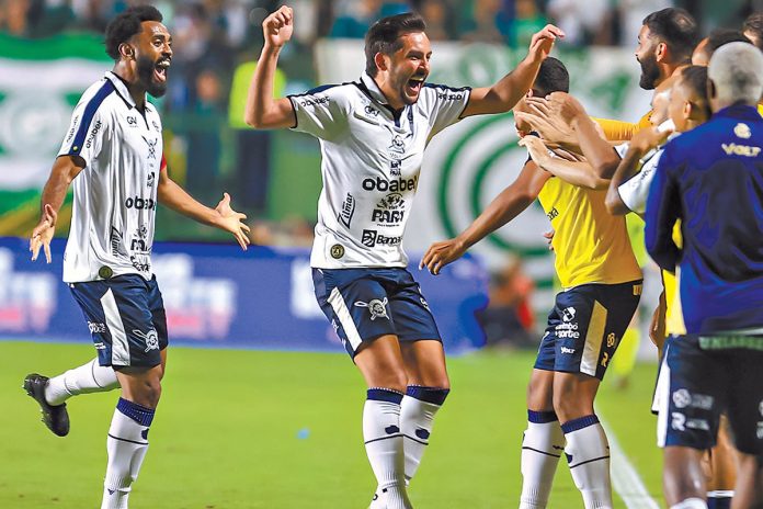 Goiás-GO 1×1 Remo (Caio Vinicius e Giovanni Pavani) – Foto: Carlos Costa Goiás-GO 1×1 Remo (Caio Vinicius e Giovanni Pavani) – Foto: Carlos Costa