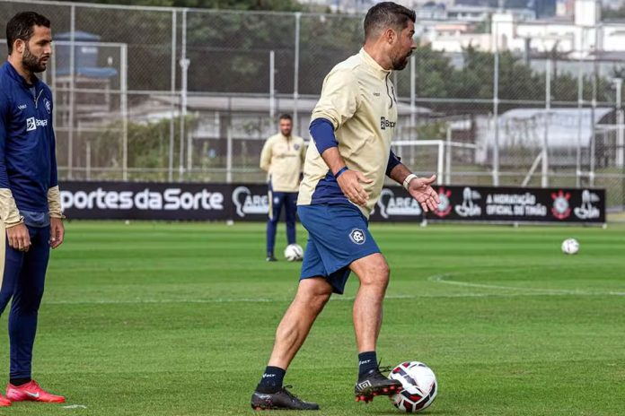 Marcelinho e António Oliveira – Foto: Samara Miranda (Clube do Remo) Marcelinho e António Oliveira – Foto: Samara Miranda (Clube do Remo)