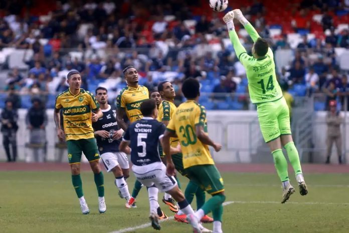 Remo 0×0 Cuiabá-MT (Luan Martins) – Foto: Igor Mota (O Liberal) Remo 0×0 Cuiabá-MT (Luan Martins) – Foto: Igor Mota (O Liberal)