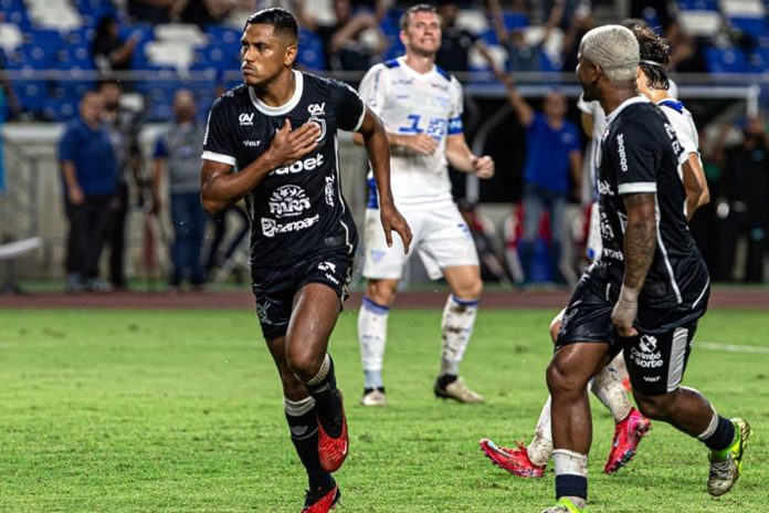 Remo 2×1 Avaí-SC (Pedro Rocha e Jaderson) – Foto: Samara Miranda (Clube do Remo)