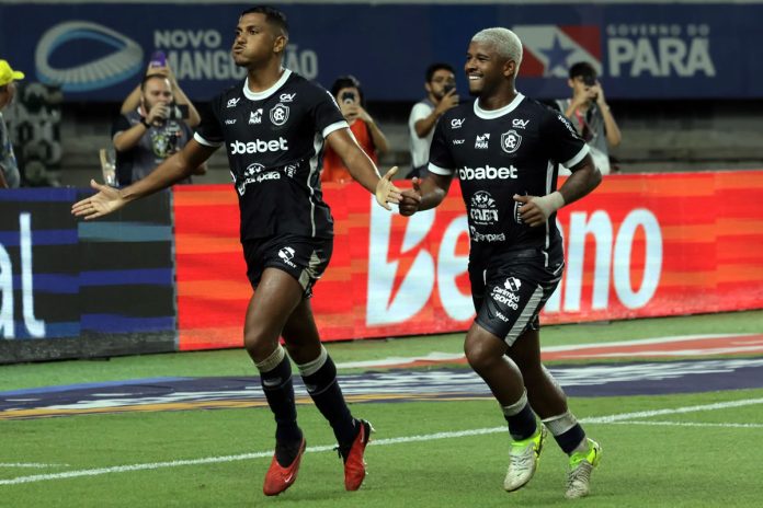 Remo 2×1 Avaí-SC (Pedro Rocha e Jaderson) – Foto: Mauro Ângelo (Diário do Pará) Remo 2×1 Avaí-SC (Pedro Rocha e Jaderson) – Foto: Mauro Ângelo (Diário do Pará)