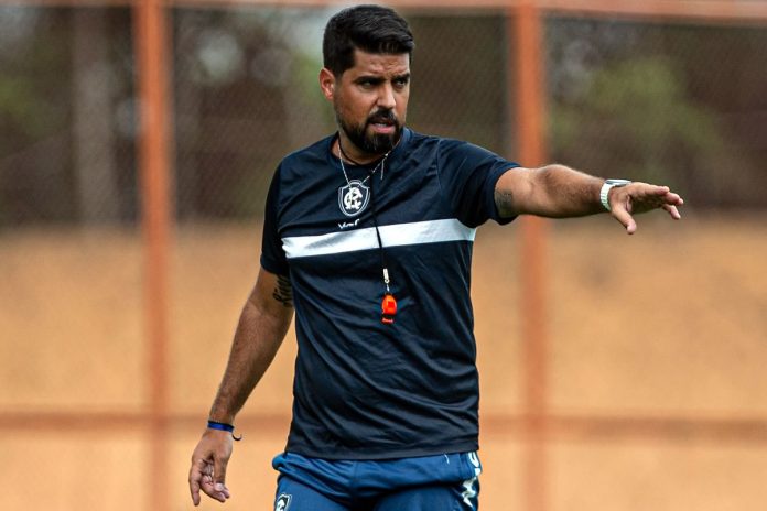 António Oliveira – Foto: Raul Martins (Clube do Remo)