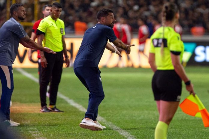 Remo 0×1 Atlético-GO (António Oliveira) – Foto: Samara Miranda (Clube do Remo) Remo 0×1 Atlético-GO (António Oliveira) – Foto: Samara Miranda (Clube do Remo)