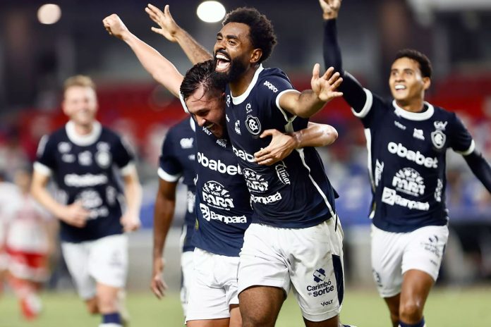 Remo 4×2 CRB-AL (Giovanni Pavani, Caio Vinícius e Nathan Camargo) – Foto: Thiago Gomes (O Liberal)