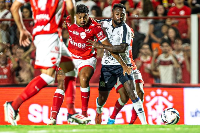 Vila Nova-GO 1×1 Remo (Sávio) – Foto: Raul Martins (Clube do Remo) Vila Nova-GO 1×1 Remo (Sávio) – Foto: Raul Martins (Clube do Remo)