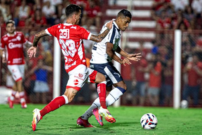 Vila Nova-GO 1×1 Remo (Pedro Rocha) – Foto: Raul Martins (Clube do Remo)