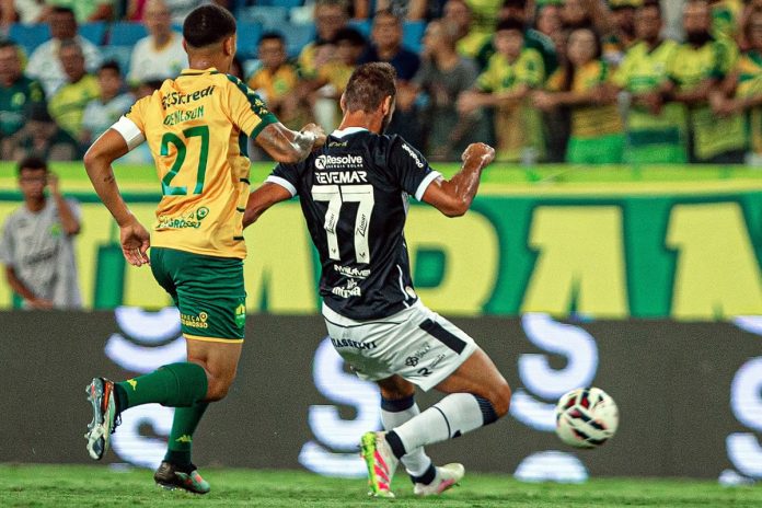 Cuiabá-MT 1×3 Remo (Panagiotis Tachtsidis) – Foto: Raul Martins (Clube do Remo)