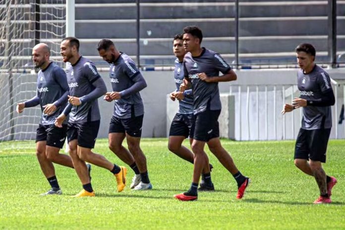 Jogadores remistas realizam atividade física – Foto: Samara Miranda (Clube do Remo)