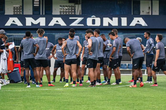 Jogadores remistas realizam atividade física – Foto: Samara Miranda (Clube do Remo)