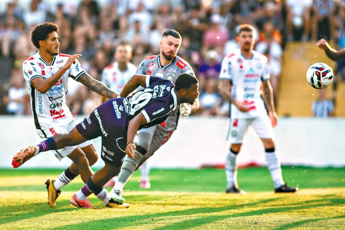 Operário-PR 0×1 Remo (Jaderson) – Foto: Giovani Baccin Operário-PR 0×1 Remo (Jaderson) – Foto: Giovani Baccin