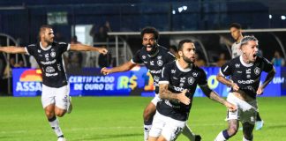 Remo 2×1 Athletico-PR (Panagiotis, Caio Vinícius, Marcelinho e Diego Hernandez) – Foto: Wagner Almeida (Diário do Pará)