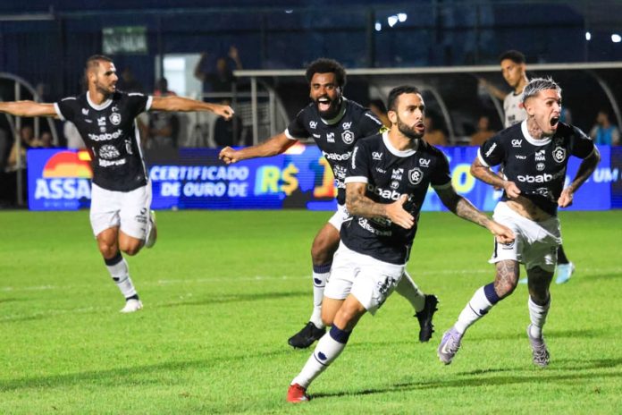 Remo 2×1 Athletico-PR (Panagiotis, Caio Vinícius, Marcelinho e Diego Hernandez) – Foto: Wagner Almeida (Diário do Pará) Remo 2×1 Athletico-PR (Panagiotis, Caio Vinícius, Marcelinho e Diego Hernandez) – Foto: Wagner Almeida (Diário do Pará)