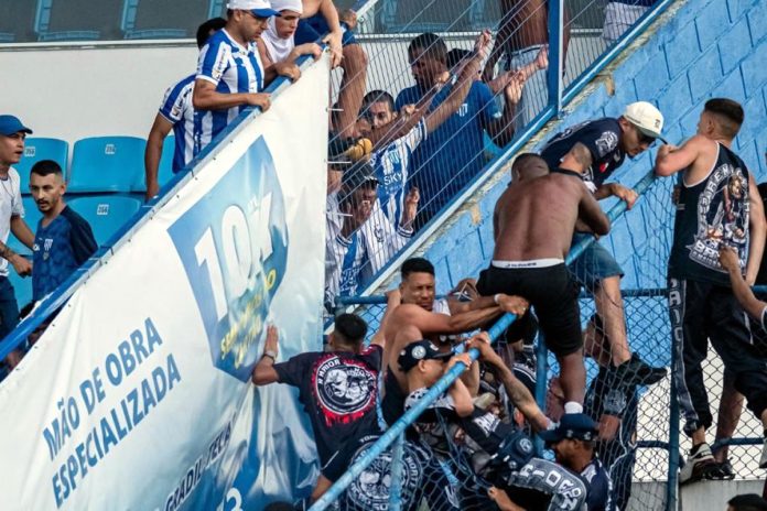 Avaí-SC venceu o Remo em partida marcada por violência e confusão generalizada – Foto: Polidoro Júnior