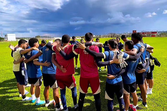 Elenco do time Sub-20 do Remo faz treino no CT do Vila Nova-GO – Foto: Reprodução (Clube do Remo)