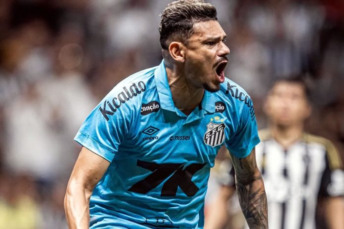 Tiquinho Soares – Foto: Raul Baretta (Santos-SP) Tiquinho Soares – Foto: Raul Baretta (Santos-SP)