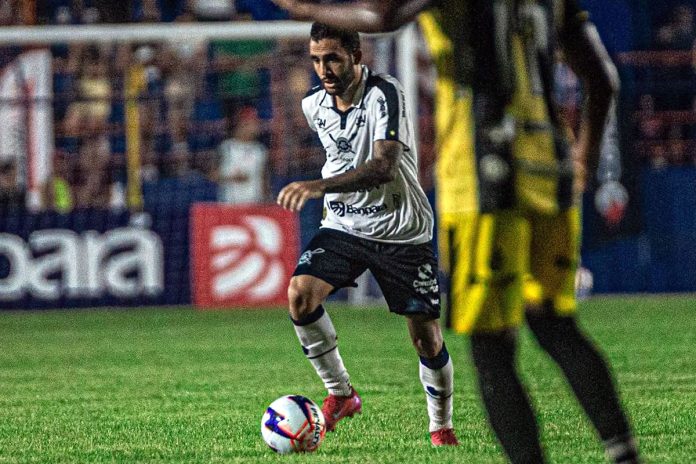 Castanhal 2×2 Remo (Marcelinho) – Foto: Samara Miranda (Clube do Remo) Castanhal 2×2 Remo (Marcelinho) – Foto: Samara Miranda (Clube do Remo)