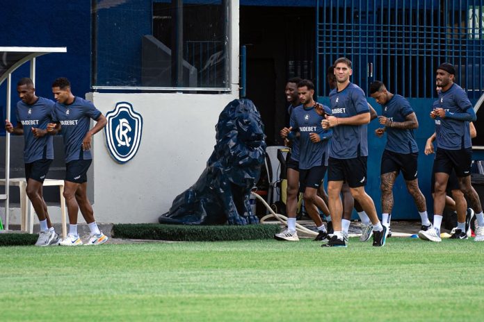 Jogadores remistas realizam atividade física – Foto: Samara Miranda (Clube do Remo)