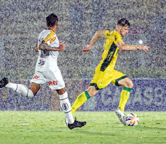 Chuva forte no jogo entre Mirassol-SP e Novorizontino-SP –Foto: JP Pinheiro (Mirassol-SP)