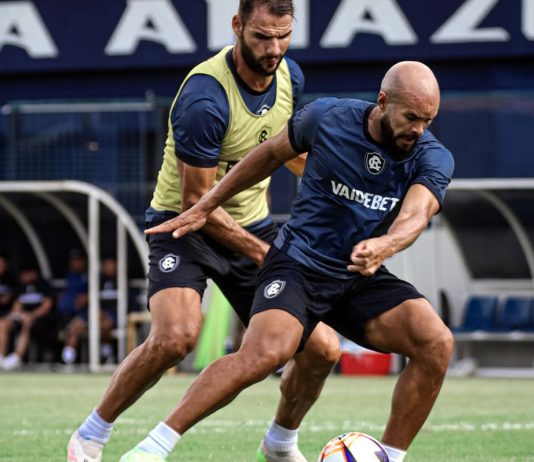 Panagiotis Tachtsidis e Zé Welison – Foto: Samara Miranda (Clube do Remo)