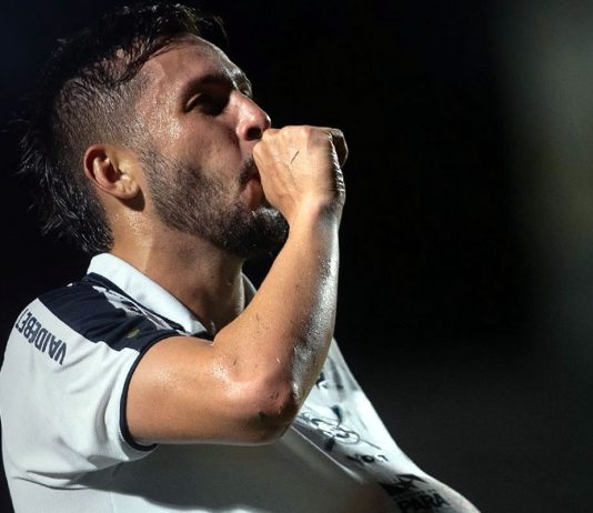 Pavani dedica golaço contra o Águia para gravidez da esposa Remo 3×0 Águia de Marabá (Diego Hernandez) – Foto: Samara Miranda (Clube do Remo)