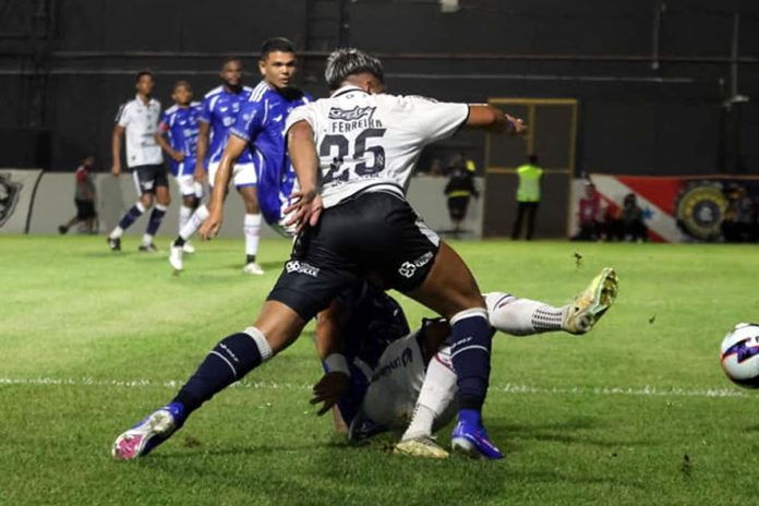 Remo 3×0 Águia de Marabá (Nico Ferreira) – Foto: Mauro Ângelo (Diário do Pará) Remo 3×0 Águia de Marabá (Nico Ferreira) – Foto: Mauro Ângelo (Diário do Pará)