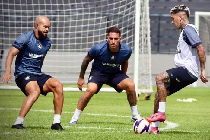 Zé Welison, Braian Cufré e Diego Hernandez – Foto: Raul Martins (Clube do Remo) Zé Welison, Braian Cufré e Diego Hernandez – Foto: Raul Martins (Clube do Remo)