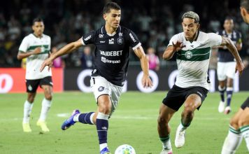 Coritiba-PR 1×0 Remo (Vitor Bueno) – Foto: Robson Mafra