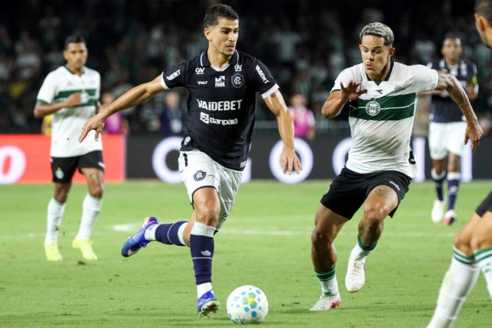 Coritiba-PR 1×0 Remo (Vitor Bueno) – Foto: Robson Mafra