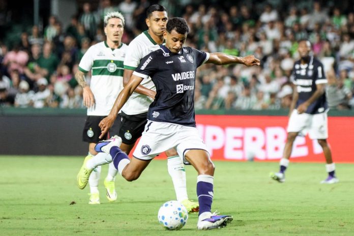 Coritiba-PR 1×0 Remo (Zé Ricardo) – Foto: Robson Mafra
