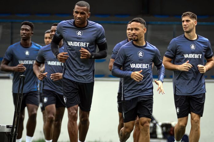 Marllon, Yago Pikachu e Leonel Picco – Foto: Raul Martins (Clube do Remo)