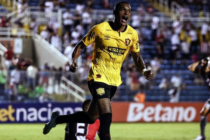 Matheus Alexandre – Foto: Paulo Paiva (Sport-PE)