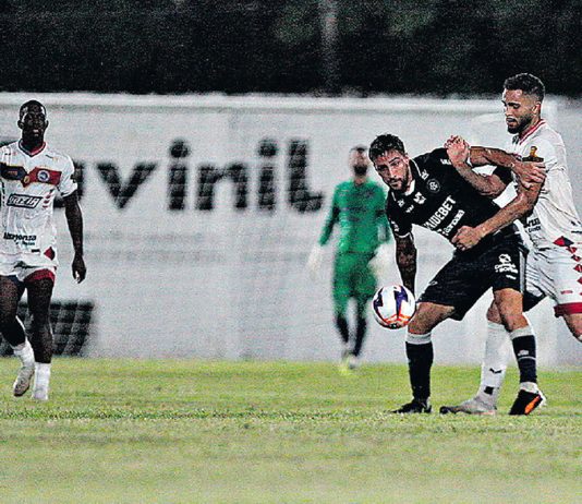 Leão em noite de preguiça Porto Velho-RO 2×1 Remo (Tassano) – Foto: Raul Martins (Clube do Remo)