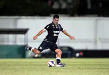 Jogador do Remo sofre “descarga elétrica” no banco de reservas Porto Velho-RO 2×1 Remo (Rafael Monti) – Foto: Raul Martins (Clube do Remo)