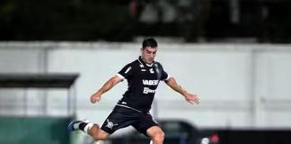 Jogador do Remo sofre “descarga elétrica” no banco de reservas Porto Velho-RO 2×1 Remo (Rafael Monti) – Foto: Raul Martins (Clube do Remo)