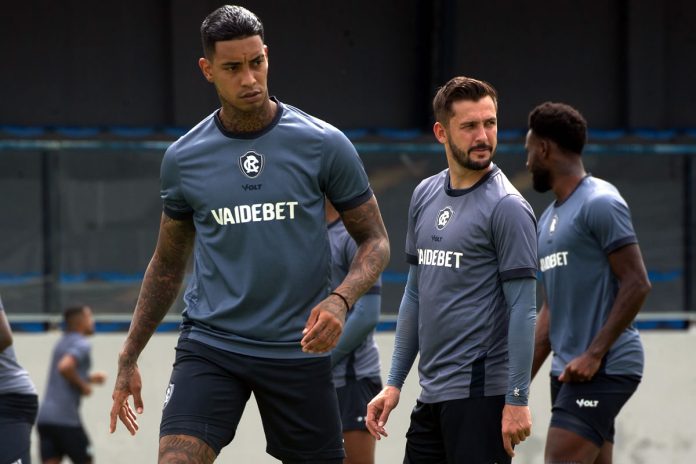 Alef Manga e Giovanni Pavani – Foto: Samara Miranda (Clube do Remo) Alef Manga e Giovanni Pavani – Foto: Samara Miranda (Clube do Remo)