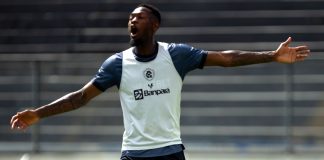 Léo Condé elogia dupla de zaga formada por Marllon e Tchamba: “Os dois casaram muito bem” Duplexe Tchamba – Foto: Samara Miranda (Clube do Remo)